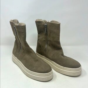J Sliders Tan Suede-Like Faux Fur Lined Zipped Ankle Sneaker Boots Size 7.5